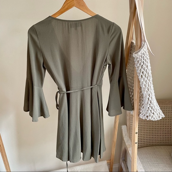 ✨SOLD✨ Flutter Sleeve Wrap Front Mini Dress in Olive Green - S - Picture 3 of 3